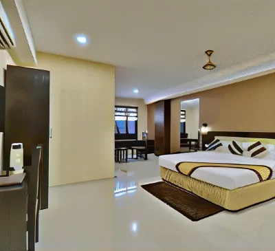 Hotel Silver Oak, Bilaspur Hotels near Shiv Mandir Ghasidev Chowk