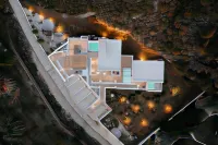 Pnoes Skyros Hotels near Molos beach