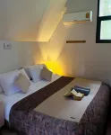 Hug Night Home & Resort Hoteller i Ban Sa Ha Khon
