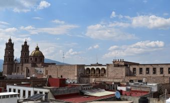 El Suburbio - Serapio Rendon
