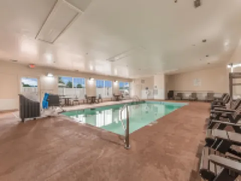 Quality Inn & Suites Hendersonville - Flat Rock Hotels in Henderson County