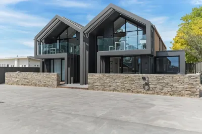 Ahurei Apartments Hotels near ThatWanakaTree