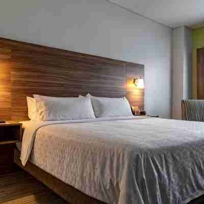 Holiday Inn Express & Suites ENSENADA CENTRO by IHG Rooms