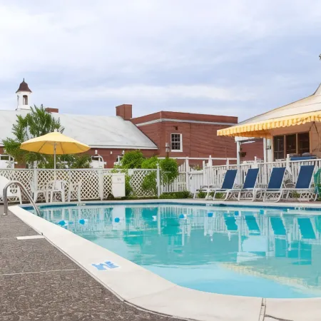 Admiral Motel