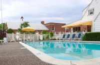 Admiral Motel