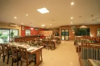 Hotel Jungle Crown