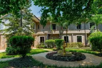 Clear Essence California Spa & Wellness Resort Hotels near Ikoyi