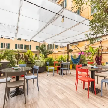 Hotel Britannia 다르세나 지하철역 주변 호텔