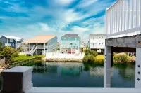 "Just Enough" Updated 3 Bedroom OIB Condo. Pools and Private Beach Access