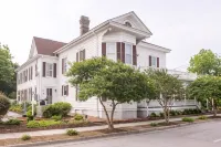 Pecan Tree Inn