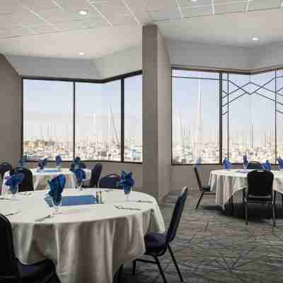 Holiday Inn Express & Suites VENTURA HARBOR by IHG Dining/Meeting Rooms