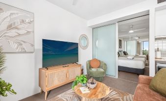 Lux Retreat - Sauna Pool & Prime Location