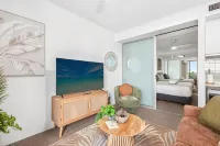 Lux Retreat - Sauna Pool & Prime Location