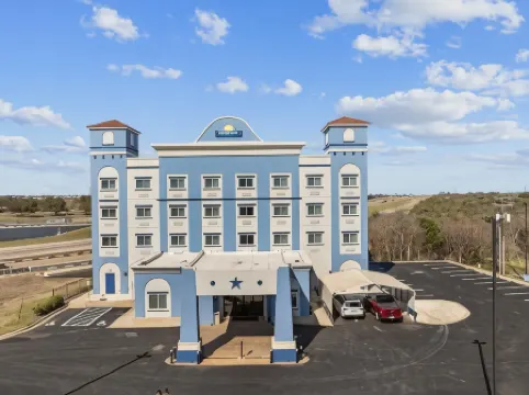 Days Inn by Wyndham Salado