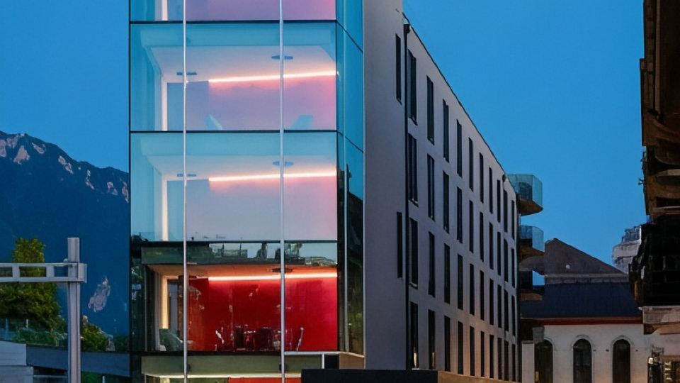 "The Freddie Mercury" Hotel