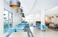 Hyatt Place Kelowna - breakfast