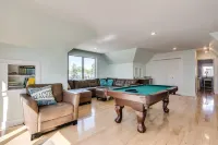 Beachfront Luxury Home-NEW Private Heated Pool, Lake View, Firepit, Game Room