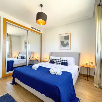 Bright Stylish 1Bd Flat in Jardins de Carthage Hôtels à proximité de : Tunisian Liminal Space