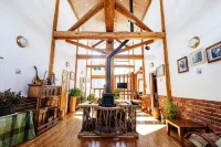 Hakuba Pension & Log Hotel Meteor