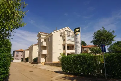 Apartments and Rooms Degra Các khách sạn ở 