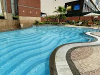 Radisson Blu MBD Hotel Noida - Pools