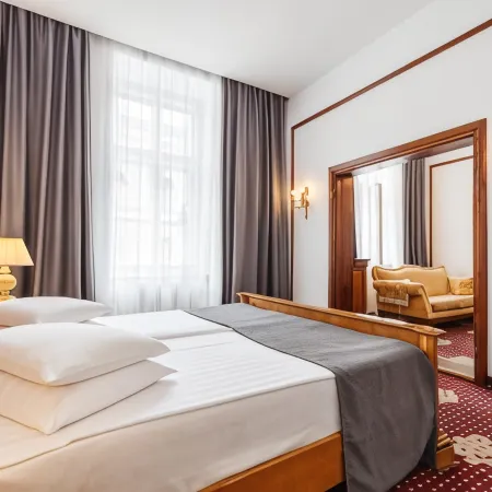 Hotel Imparatul Romanilor