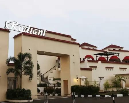 Hotel the Radiant Hotel di Kecamatan Beber