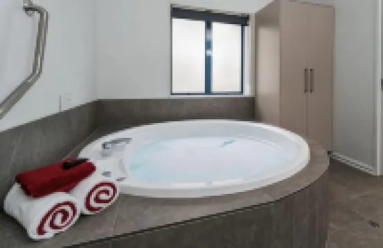 Aubyn Court Spa Motel