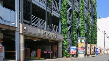 Green Rich Hotel Oita Miyakomachi Отели рядом с достопримечательностью «Mt. Takasaki»