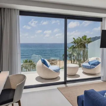 Catalonia Royal Ses Estaques-Adults Only Отели рядом с достопримечательностью «Пристань для яхт Санта-Эулалия»
