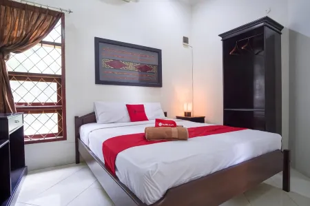 RedDoorz Syariah Near Ngade Lake