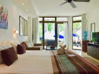 Playa Palms Beach Hotel Отели рядом с достопримечательностью «Пляжный клуб Kool»