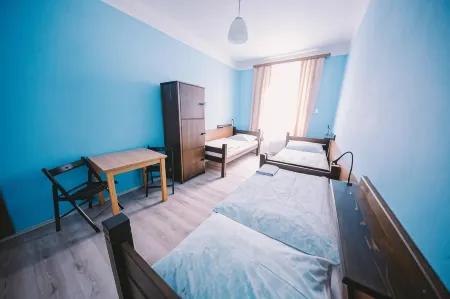 Hostel Dakura Отели рядом с достопримечательностью «Sternberg Palace»