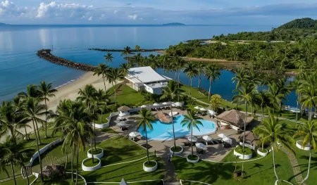 The Pearl South Pacific Resort Отели в г. Davui Island