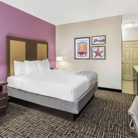 La Quinta Inn & Suites by Wyndham Hillsboro