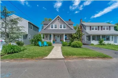 Cozy Home Right on Cosey Beach Hotel in zona Tweed New Haven Airport