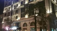 Phoenix 3 International Hotel Hoteller i Đại Phúc