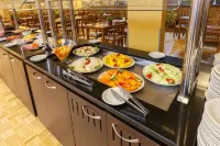 ทรี โรงแรม อีเซ็กทีฟ คาเซียส - พร้อมอาหารเช้า