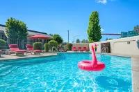 Red Lion Inn & Suites Deschutes River Bend