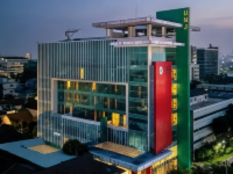 Naraya Hotel Jakarta Hotels near Jalan Jendral Basuki Rachmat