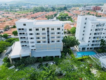 Recenta Suite Phuket Suanluang