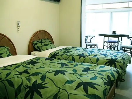 Gab Western Style Japanese Inn Отели рядом с достопримечательностью «Seaside Base ARARI シーサイドベース安良里 グランピング»