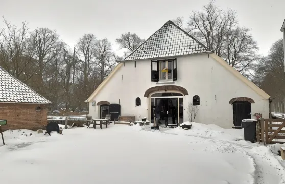霍夫歐普弗倫霍夫住宿加早餐旅館