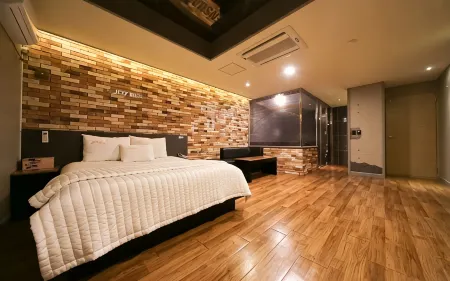 Gyeongju Joy Отели рядом с достопримечательностью «Яндон»