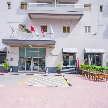 Mena Plaza Hotel Albarsha at the Mall Отели рядом с достопримечательностью «Шоссе шейха Зайда»