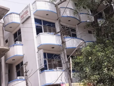 Hotel Aanchal Отели рядом с достопримечательностью «Yadvinder Garden»