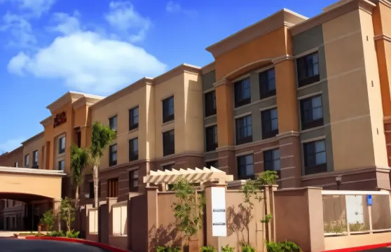 希爾頓歡朋套房酒店-海豹灘