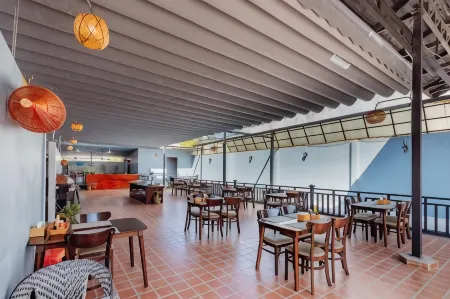 LuangPrabang Center Hotel Отели в г. Луанг Прабанг