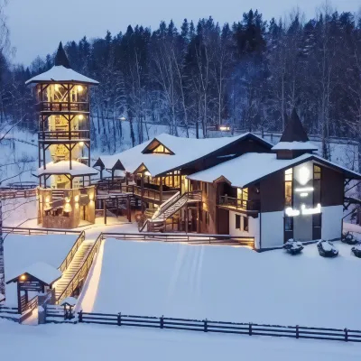 Zolotaya Dolina Park-Hotel Hotels near Staryy Dom