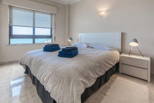 Apartment with fantastic sea view only 20m from the beach